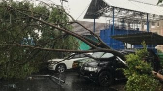 Pusat Pemerintahan Provinsi Banten Porak Poranda Diterjang Angin dan Hujan