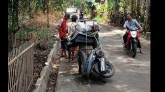 Tukang Rongsokan Bawa Suzuki Spin, Warganet: Dibeli Cuma Rp 100 Ribu