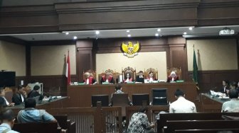 Sidang Lanjutan Korupsi Wawan, Tim Kuasa Hukum Singgung UU KPK Baru