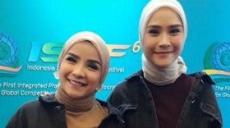 Zaskia Adya Mecca & Puluhan Desainer Pamerkan Busana Muslim di ISEF 2019
