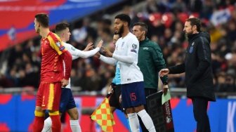 Joe Gomez Dihujat Fans Inggris, Sterling: Semua Itu Salah Saya!