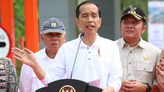 Jokowi Minta Menteri-menterinya Bersihkan Sampah Plastik di Lokasi Wisata