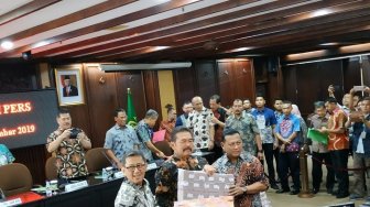 Jaksa Setor Uang Cash Terpidana Kokos Lim Rp 447 Miliar ke Kas Negara