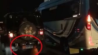 Emosi di Jalan, Sopir Elf Turunkan Paksa Sopir Mobil Dinas TNI di Sidoarjo