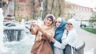 Anti Ribet, Trik Padupadan saat Traveling Perempuan Berhijab