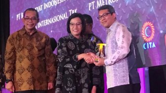 Sri Mulyani dan Ditjen Pajak Beri Penghargaan ke Adaro Energy