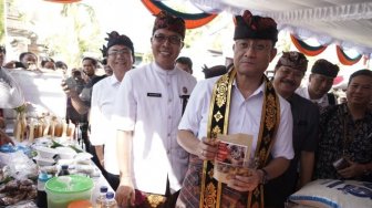 Menteri Sosial Berdialog dengan Keluarga Penerima Manfaat di Tabanan