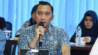 Kereta Cepat Jakarta - Bandung Siap Beroperasi 2021