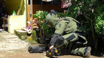 Pedagang Pasar Induk Rau yang Nyambi Jadi Ojol Diamankan Densus 88