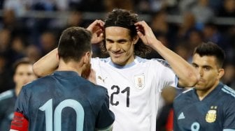 Dari Adu Mulut, Messi Ditantang Berkelahi Edinson Cavani