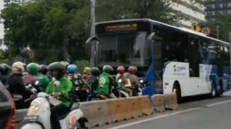 Viral Bus Transjakarta Diminta Mundur Pemotor, Ini Apresiasinya