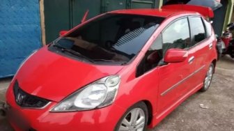 Mobil Mirip Honda Jazz Dijual Online Cuma Rp 37 Juta, Ternyata ini Sebabnya