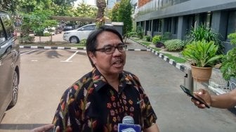 Biodata Ade Armando dan Kontroversi Sosok Pakar Komunikasi yang Babak Belur saat Demo 11 April 2022