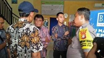 Puluhan Calon TKI Geruduk Lembaga Penyalur Tenaga Kerja di Tambun