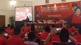 Jokowi Angkat Stafsus dari Kalangan Muda, PDIP: Ini Kaderisasi Kepemimpinan
