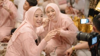 Pakai Hijab Turban, Erica Putri Langsung Diceramahi Warganet: Masa Leher Kelihatan?