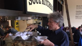 Mengenal JBJ Soul Kitchen, Warung Makan Bon Jovi untuk Orang yang Tak Mampu
