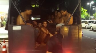 Serang Kereta Api Pakai Batu, 31 Orang Diduga Suporter Bola Dicokok Polisi