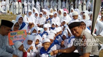 Ratusan Anak PAUD di Kalibunder Sukabumi Belajar Manasik Haji