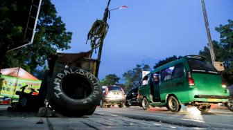 Viral Aparat Suruh Tukang Tambal Ban Layani Online Selama PPKM, Reaksi Publik Menggelitik