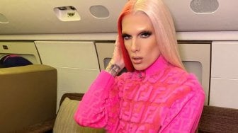 Ada Helai Rambut di Produk Eyeshadow Terbaru, Ini Tanggapan Jeffree Star