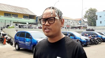 Viral Uya Kuya Makan saat Mulut Masih Ditutup Masker, Aksinya Dicibir: Menjijikkan!