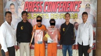 Mabuk Miras, Buruh Ini Aniaya Dua Orang dan Curi HP Korban