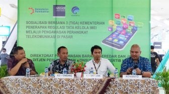 Tiga Kementerian Sosialisasi Aturan IMEI di Roxy Mas