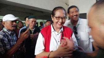 Sidang Perdana Kerusuhan Asrama Mahasiswa Papua, Mak Susi Teriak 'Merdeka!'