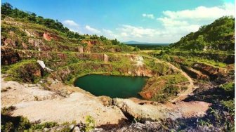 5 Potret Open Pit, Wisata Bekas Tambang yang Memukau di Belitung Timur