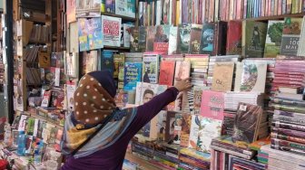 Pedagang Shopping Center Jogja Ungkap 2 Jenis Buku Paling Banyak Dibajak