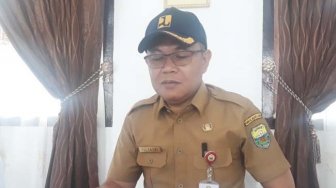 Rapat RAPBD Molor, Anggota DPRD Muaro Jambi Lempar Kadis PU Pakai Botol