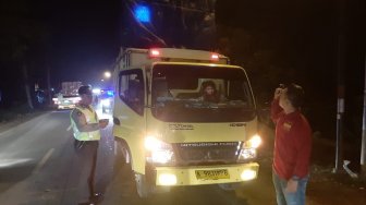 Polsek Cibadak Tindak 7 Kendaraan Overtonase di Jalan Bypass Soekarno-Hatta