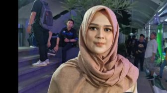 Bintangi Film #BerhentidiKamu Cut Meyriksa Kesulitan Berlogat Jawa