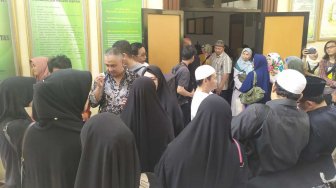 Jelang Sidang Perdata First Travel, Salawat dan Takbir Bergema di PN Depok