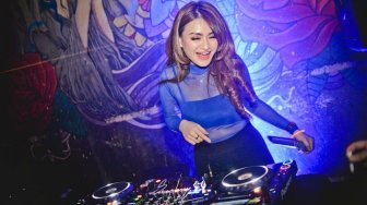 Cerai dengan Sule Karena Ingin Bebas? Nathalie Holscher Kembali Nge-DJ, Netizen: Asal Gak Log Out