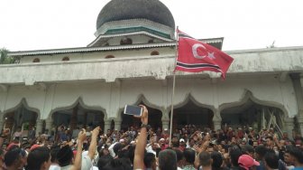 Milad Ke 43 Gerakan Aceh Merdeka Massa Kibarkan Bendera Bulan Bintang
