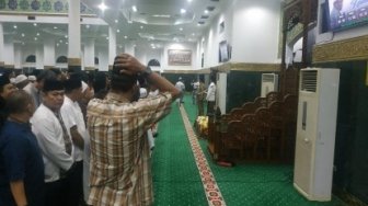 Gubernur Riau Syamsuar Lepas Jenazah Maimanah Umar ke Pemakaman