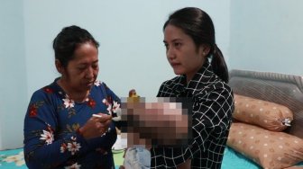 Rumah Tangga Ambyar, Dina Rela Bercerai Demi Masa Depan Buah Hatinya