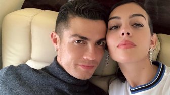 5 Hits Bola: Kekasih Ronaldo Pakai Lingerie Rayakan Scudetto di Ranjang
