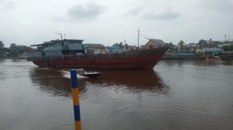 Aksi Heroik Polisi Bebaskan Kapal Dari Bandit Bersenjata Api