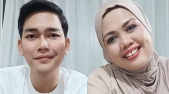 Terhalang Restu Orangtua, Ely Sugigi dan Aditya Gumelar Putus