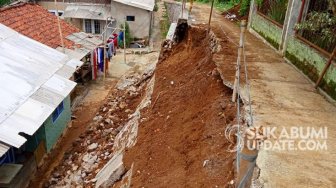 Penuturan Warga Saat TPT di Sekarwangi Cibadak Diterjang Longsor