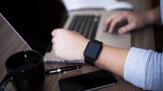Sisi Lain Teknologi, Smartwatch Jadi Alternatif Alat Menyontek