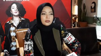 Berduka, Tantri Kotak Teringat Pertemuan Pertama dengan Bens Leo