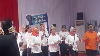 Momen Iriana Jokowi dan Franka Franklin Joget Entah Apa yang Merasukimu