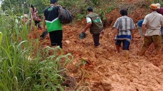 Sembilan Warga yang Tertimbun Longsor Citorek Penambang Emas Ilegal