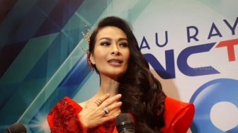 Iis Dahlia Capek Ditanya Keterlibatan Suami dalam Kasus Penyelundupan