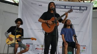 Kenalkan Mawang, Musisi Indie Bandung Viral karena Lirik Lagunya Aneh