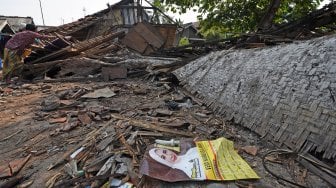 Penampakan Rumah Roboh Akibat Angin Puting Beliung di Banten